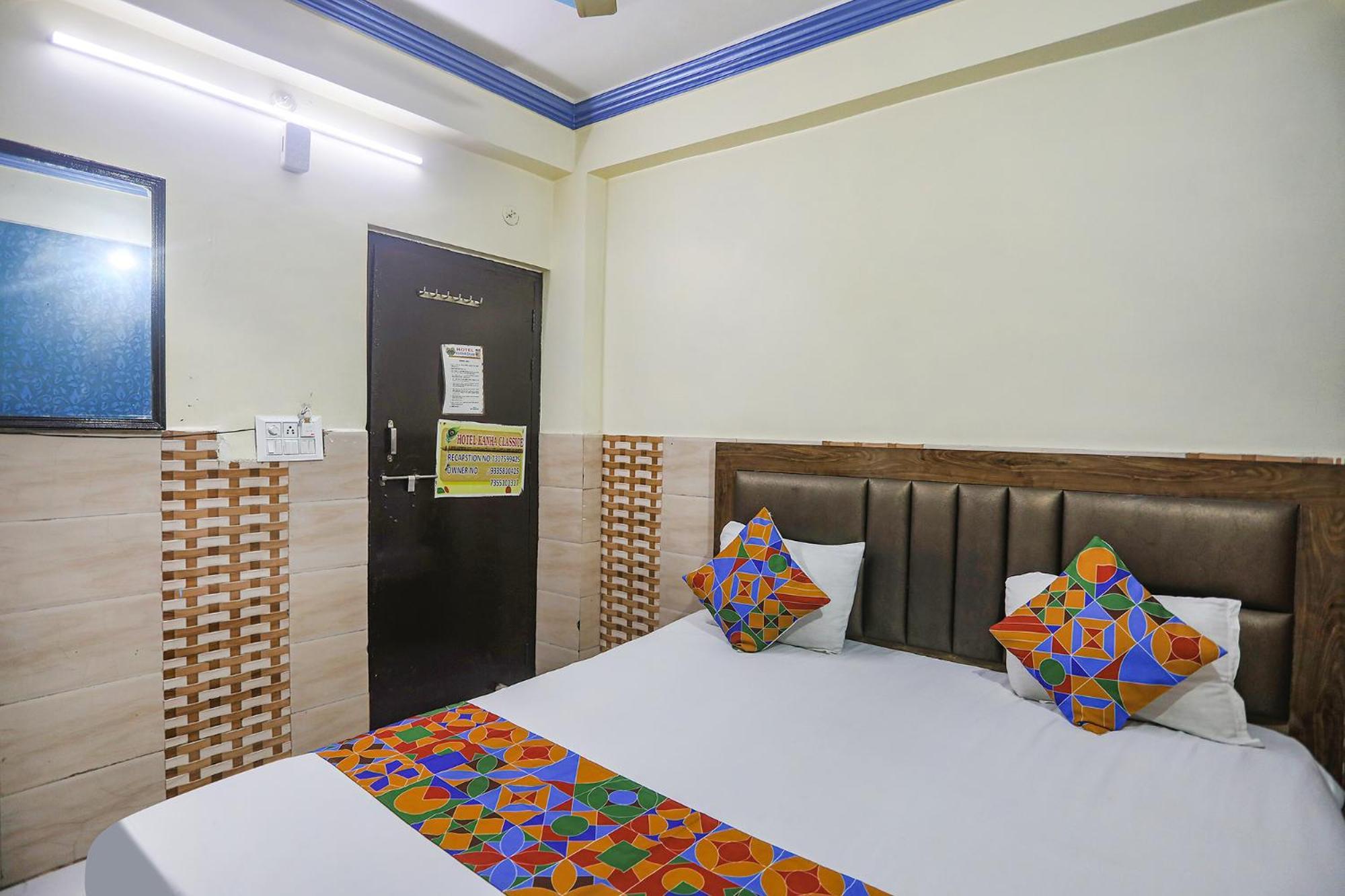 OYO 69930 Hotel Kanha Dham Kanpur Bagian luar foto