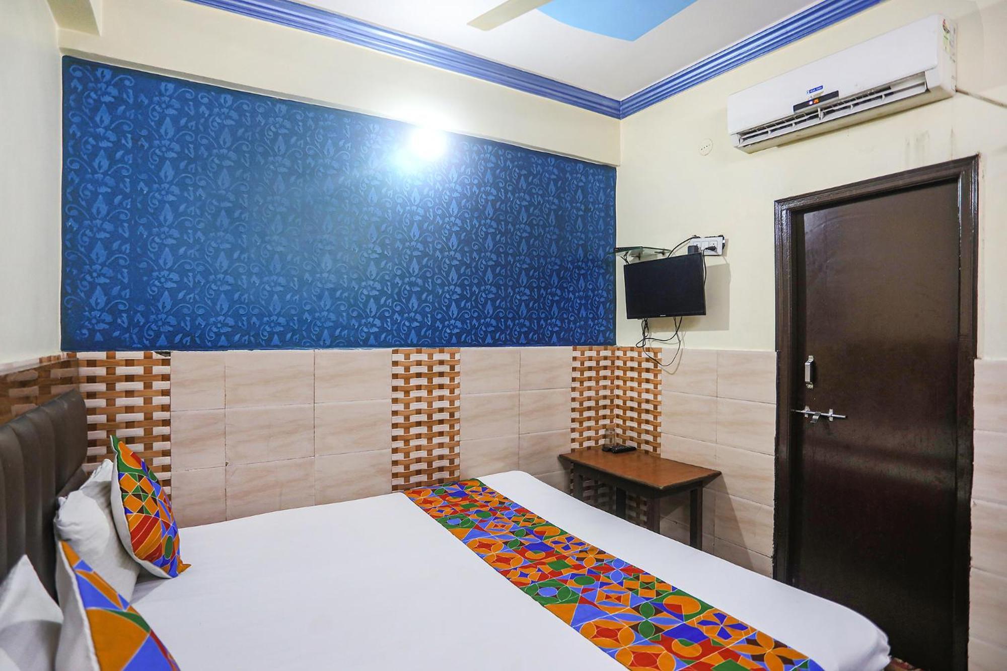 OYO 69930 Hotel Kanha Dham Kanpur Bagian luar foto